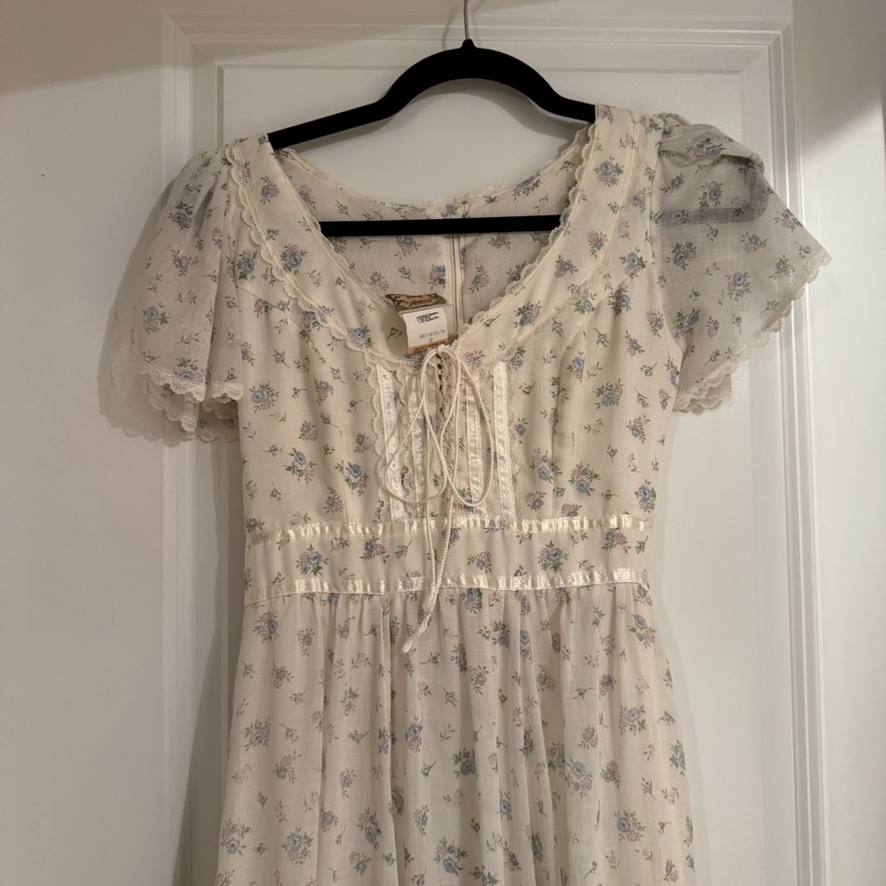 Gunne Sax Cream Floral Maxi Dress by Jessica San Francisco - Picture 2 of 9